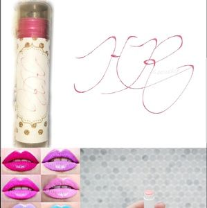 All natural tinted lip balm lipstick moisturizer